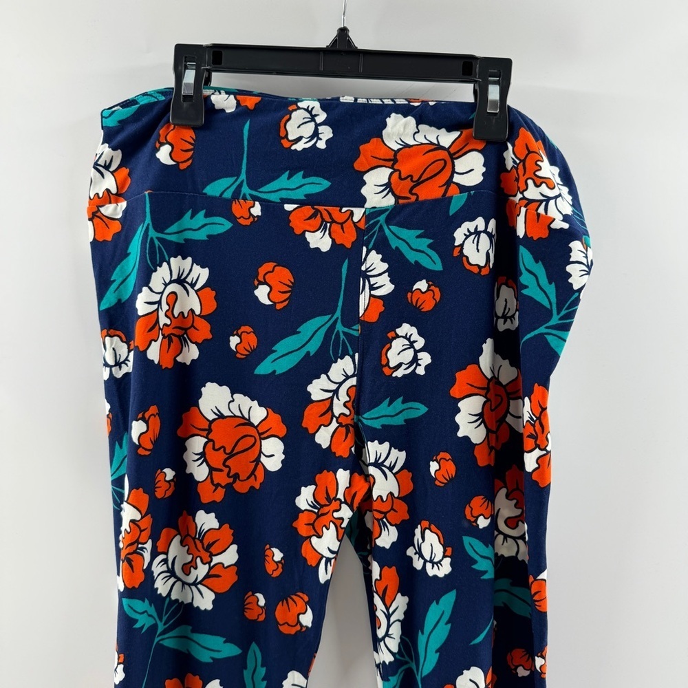 LuLaRoe Tall & Curvy Leggings – Buttery Soft Stretchy Print Leggings - Picture 3 of 5